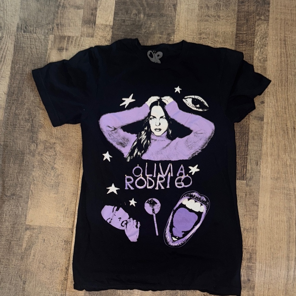 "Spill Your GUTS" Exclusive Olivia Rodrigo Black Graphic T-Shirt - Size M